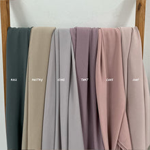 Load image into Gallery viewer, Breezy in cake