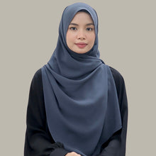 Load image into Gallery viewer, Barely in youth