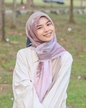 Load image into Gallery viewer, Ava in vintage